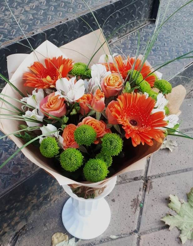 Букет цветов из: Герберы, Хризантемы, Альстромерии и Розы в Пинюг