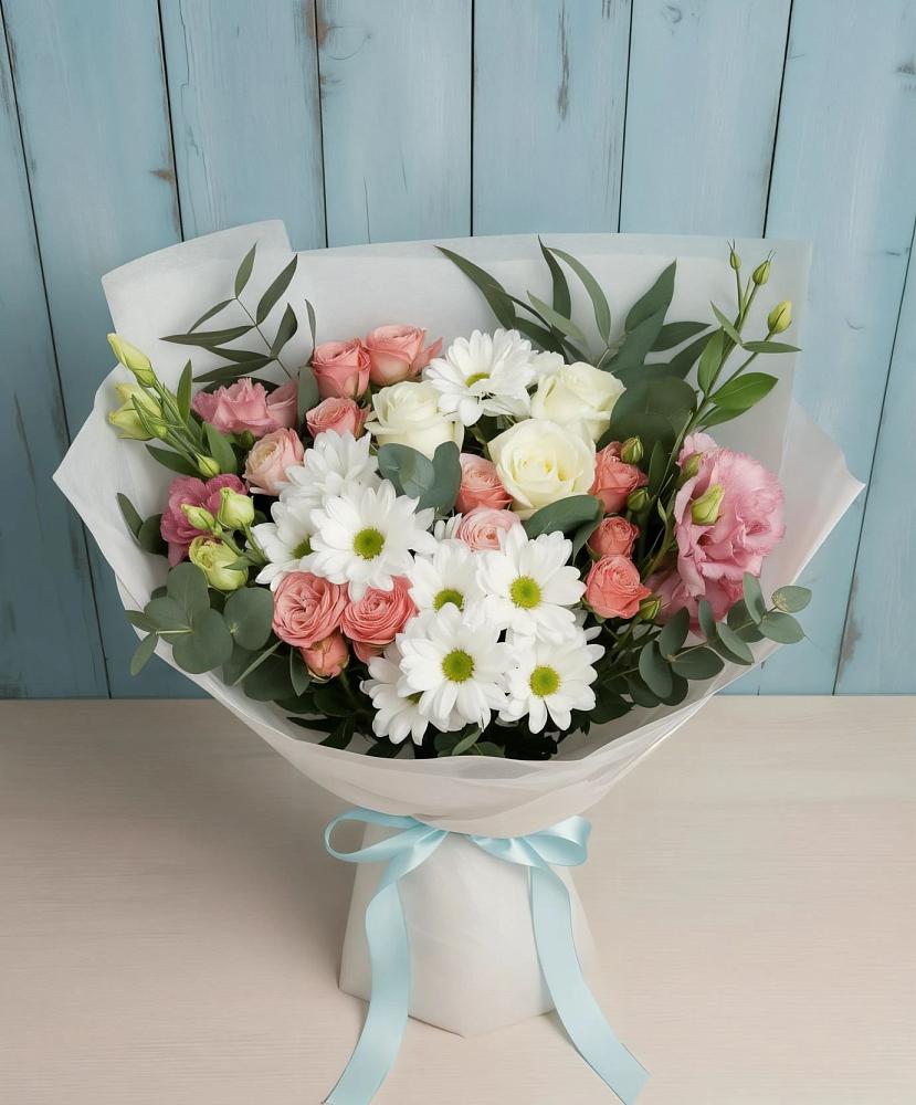 Букет цветов из: Розы, Лизиантусы и Хризантемы в Пинюг