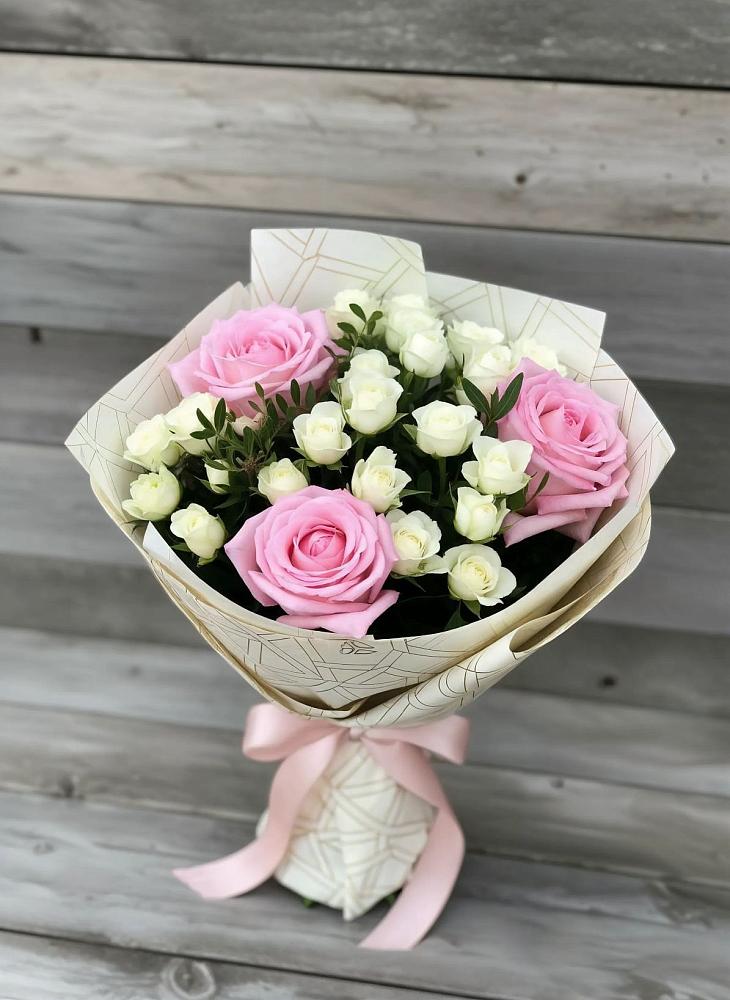 Букет цветов из: Розы в Пинюг