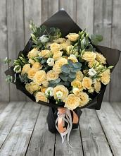 Букет цветов из:  Розы и Лизиантусы в Пинюг