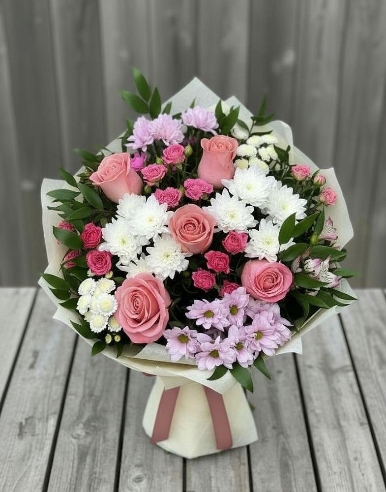 Букет цветов из: Альстромерии, Гвоздики, Розы и Хризантемы в Пинюг
