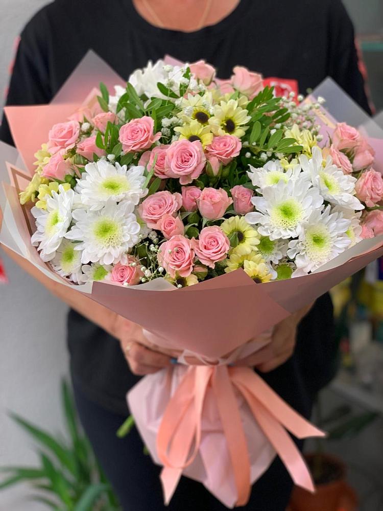 Букет цветов из: Розы и Хризантемы в Пинюг