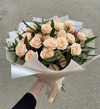 Букет Кремовые розы Латте в Пинюг