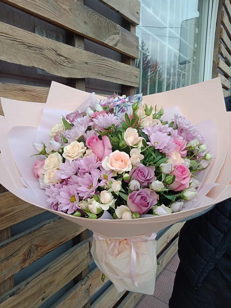 Букет цветов из: Розы и Хризантемы в Пинюг