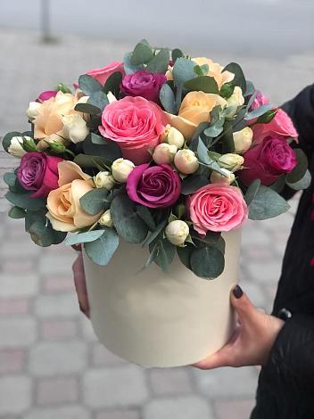 Цветочная композиция из Розы в шляпной коробке в Пинюг