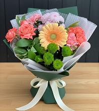 Букет цветов из:  Гвоздики, Розы, Герберы и Хризантемы в Пинюг