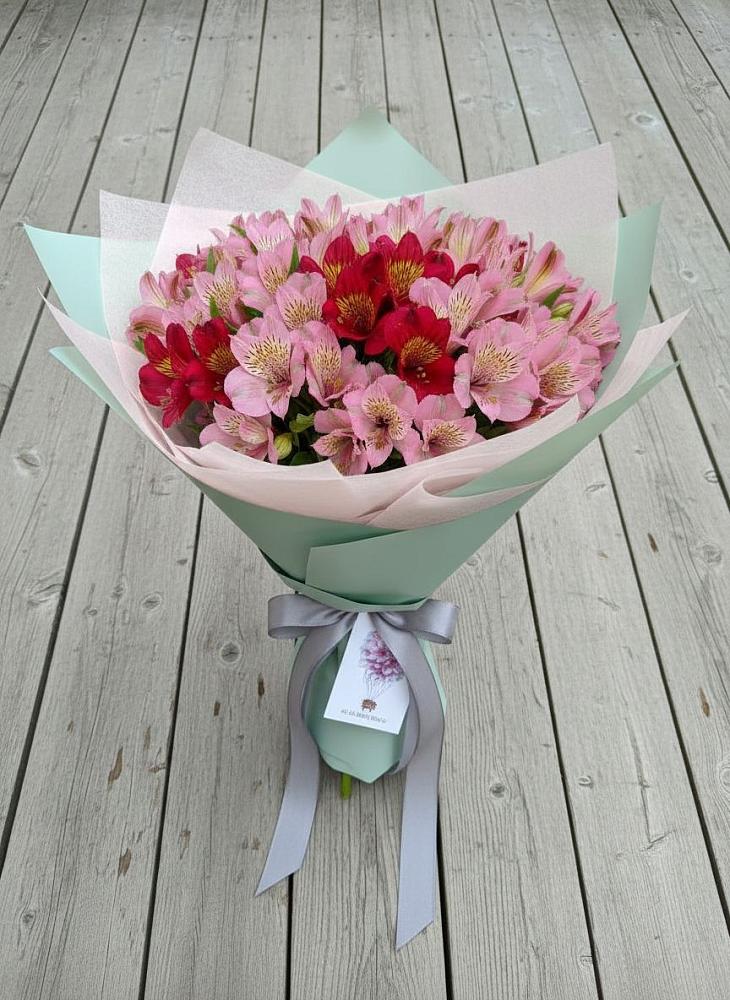 Букет цветов из: Альстромерии в Пинюг