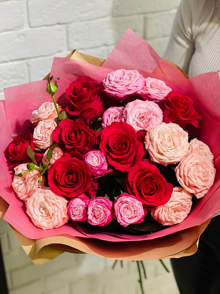 Букет цветов из: Розы в Пинюг