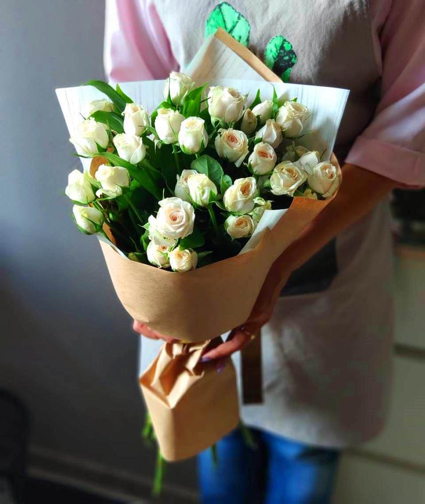Букет цветов из: Розы в Пинюг