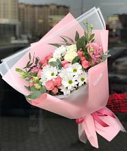 Букет цветов из:  Розы, Лизиантусы и Хризантемы в Пинюг