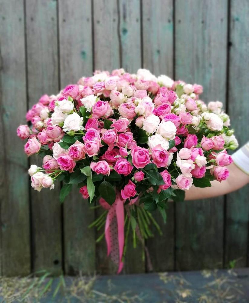 Букет Розовые кустовые розы Натали и Лав Лидия в Пинюг