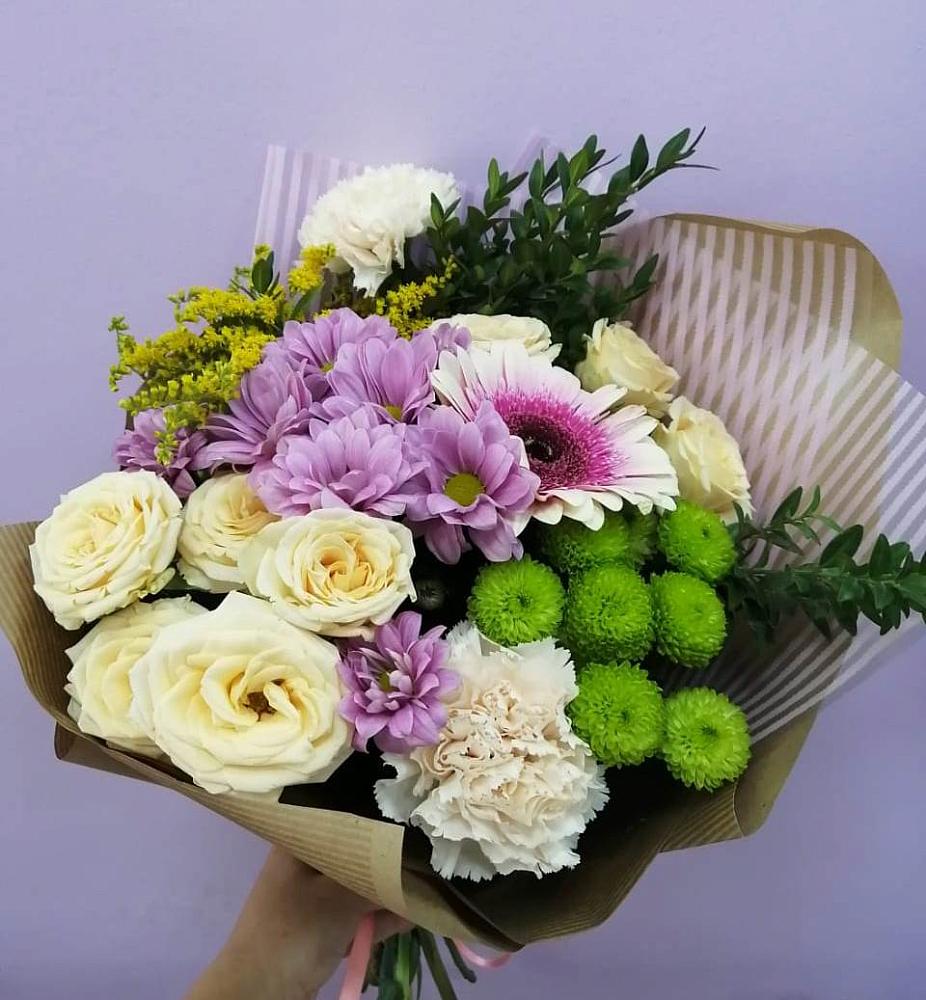 Букет цветов из: Хризантемы, Розы, Гвоздики и Герберы в Пинюг