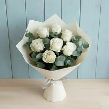 Букет Белые розы в Эвкалипте в Пинюг