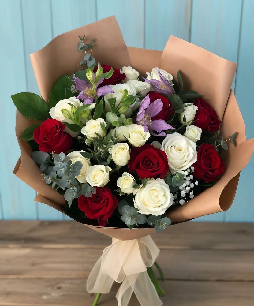 Букет цветов из: Розы и Альстромерии в Пинюг