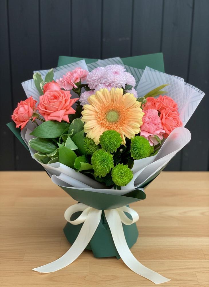 Букет цветов из: Гвоздики, Розы, Герберы и Хризантемы в Пинюг